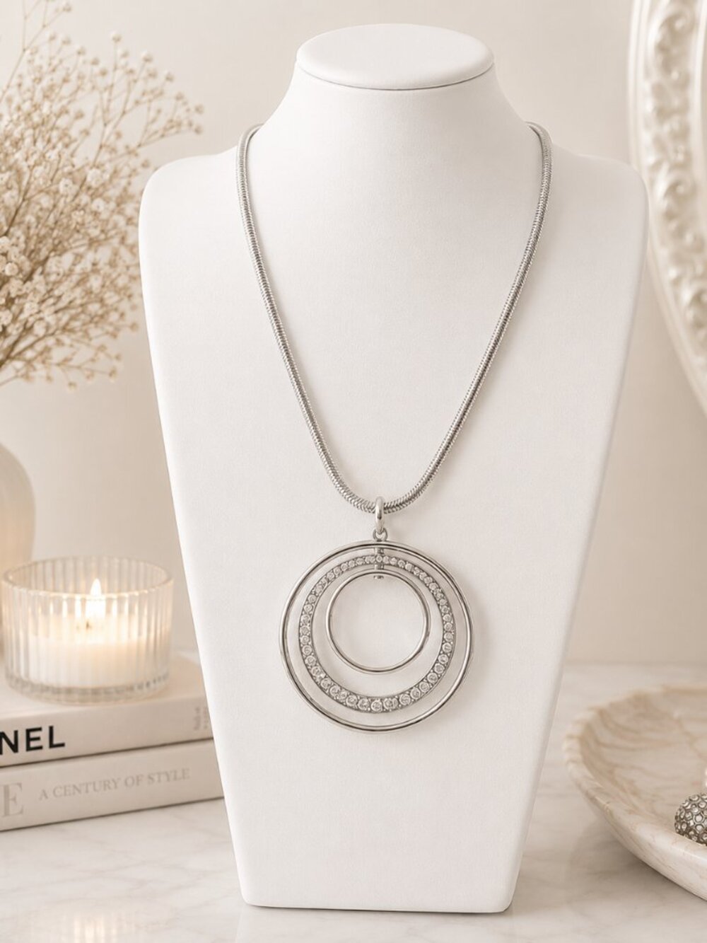 Gorgeous Silvertone Multi-Circle Pendant Necklace